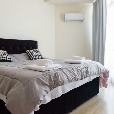 Zavos Marathon Beach Apartments Limassol Bagian luar foto