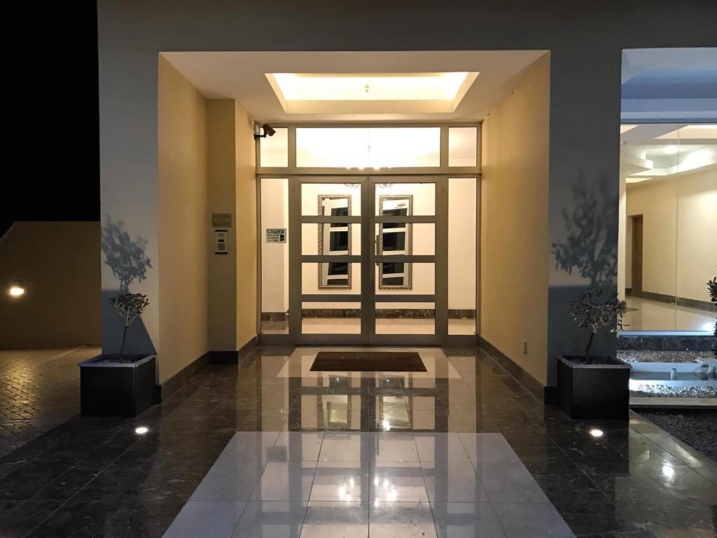Zavos Marathon Beach Apartments Limassol Bagian luar foto