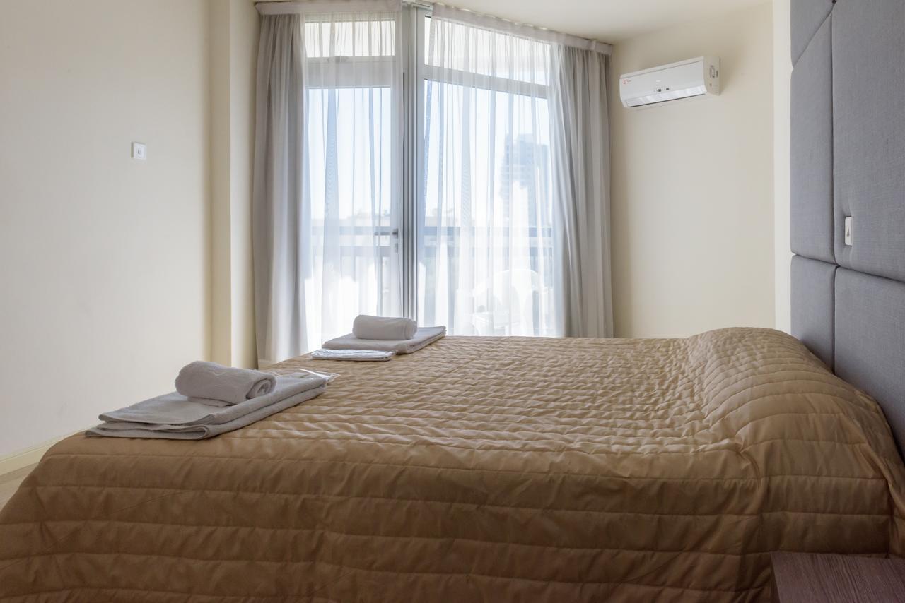 Zavos Marathon Beach Apartments Limassol Bagian luar foto