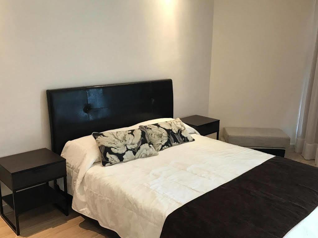 Zavos Marathon Beach Apartments Limassol Bagian luar foto