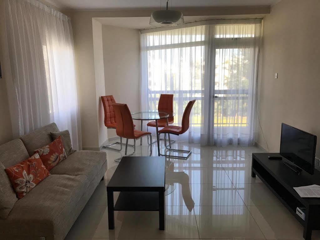 Zavos Marathon Beach Apartments Limassol Bagian luar foto