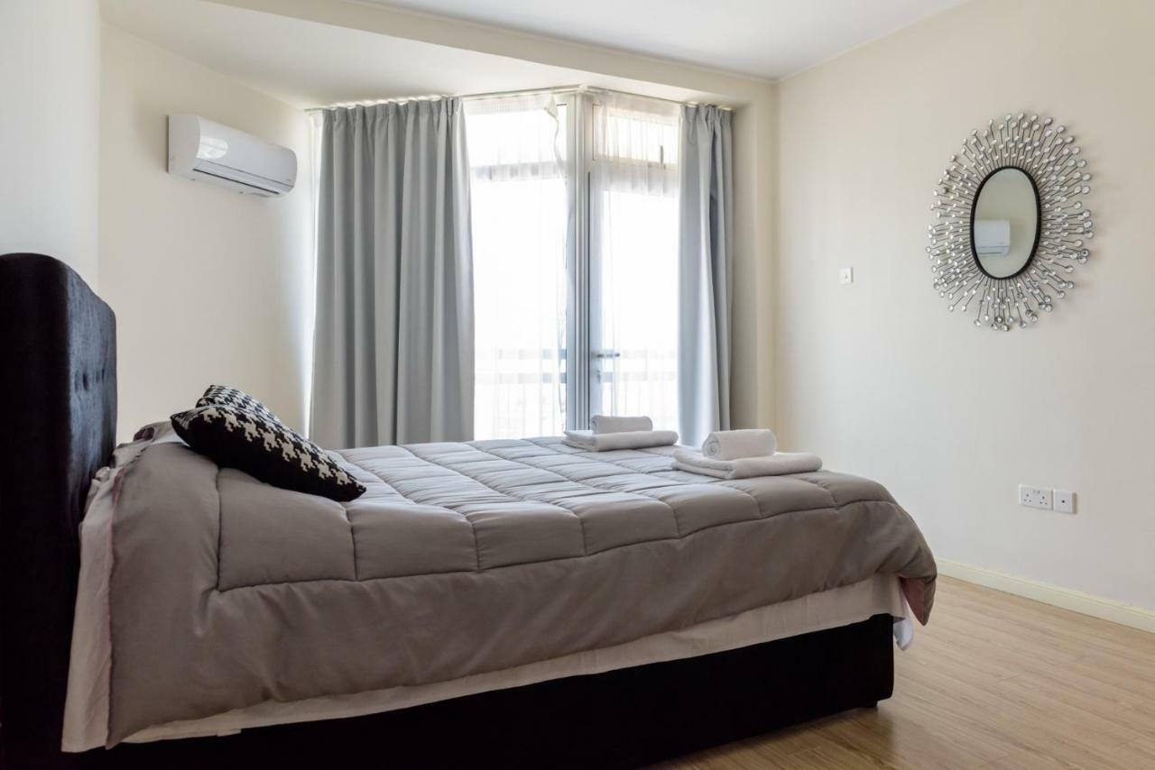 Zavos Marathon Beach Apartments Limassol Bagian luar foto