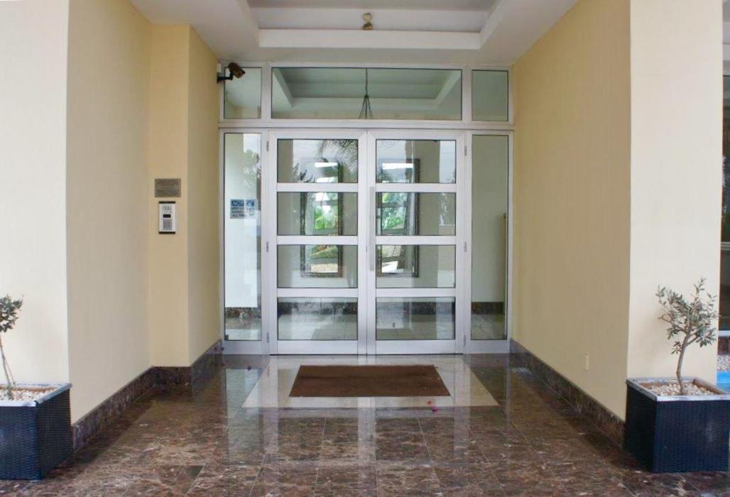 Zavos Marathon Beach Apartments Limassol Bagian luar foto
